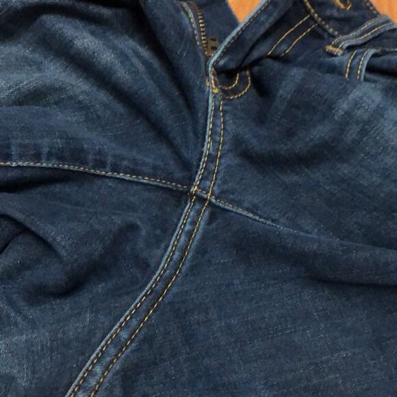 Cabi Dark Wash Faded Jeans Size 2 - Picture 8 of 10